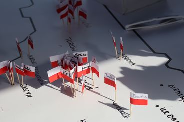 Na placu Legionów trwa „Ludowa majówka z magią”. Zaprasza Wieluński Dom Kultury