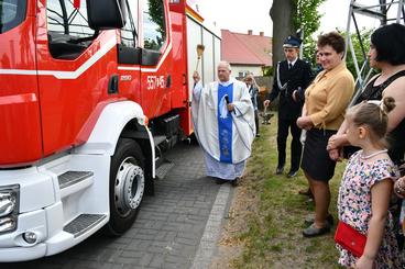 Nowoczesny wóz bojowy już służy w Ochotniczej Straży Pożarnej w Komornikach