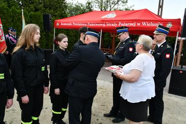 Nowoczesny wóz bojowy już służy w Ochotniczej Straży Pożarnej w Komornikach