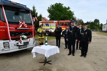 Nowoczesny wóz bojowy już służy w Ochotniczej Straży Pożarnej w Komornikach