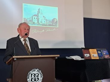 Najnowsza książka prof. Tadeusza Olejnika oddana w ręce czytelników