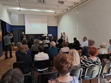 Najnowsza książka prof. Tadeusza Olejnika oddana w ręce czytelników