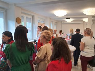 Wieluń: wystawa wianków Marii Owczarek w Bibliotece Powiatowej