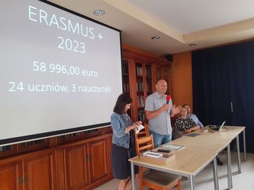 Uczniowie Zespołu Szkół nr 2 w Wieluniu wrócili z zagranicznych praktyk