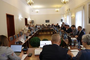 Trwa sesja Rady Powiatu Wieluńskiego