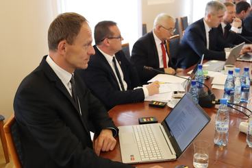 Trwa sesja Rady Powiatu Wieluńskiego