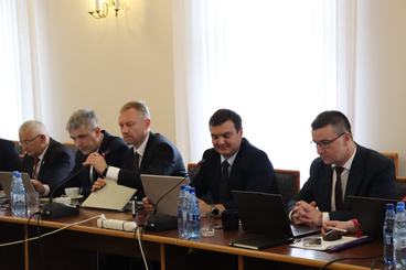 Trwa sesja Rady Powiatu Wieluńskiego
