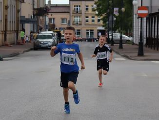 Pętla Wieluńska. Ponad 100 zawodników w biegu głównym, ponad 200 uczniów i przedszkolaków