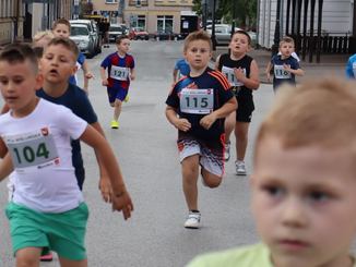 Pętla Wieluńska. Ponad 100 zawodników w biegu głównym, ponad 200 uczniów i przedszkolaków