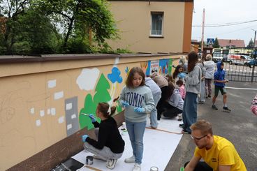 Kolorowy mural powstał na terenie Przedsiębiorstwa Komunalnego w Wieluniu