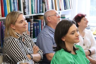 V Powiatowa Wystawa Prac Uczniów ośrodka w Gromadzicach została dziś otwarta w Bibliotece Powiatowej w Wieluniu