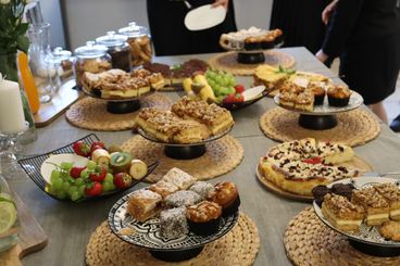 V Powiatowa Wystawa Prac Uczniów ośrodka w Gromadzicach została dziś otwarta w Bibliotece Powiatowej w Wieluniu