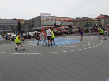 W Wieluniu zorganizowano turniej koszykówki ulicznej 3×3