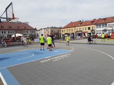 W Wieluniu zorganizowano turniej koszykówki ulicznej 3×3