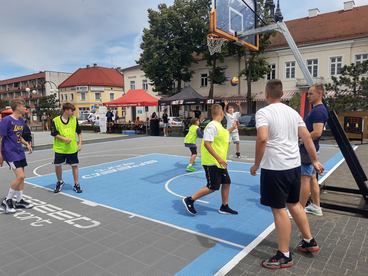 W Wieluniu zorganizowano turniej koszykówki ulicznej 3×3