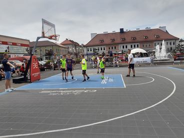 W Wieluniu zorganizowano turniej koszykówki ulicznej 3×3