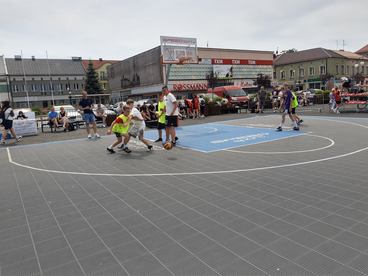 W Wieluniu zorganizowano turniej koszykówki ulicznej 3×3