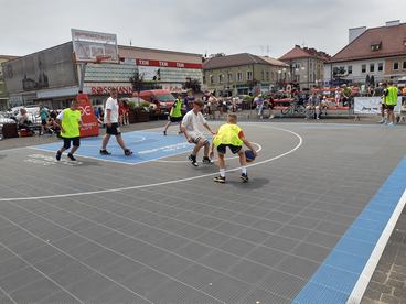 W Wieluniu zorganizowano turniej koszykówki ulicznej 3×3