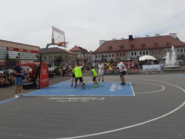 W Wieluniu zorganizowano turniej koszykówki ulicznej 3×3