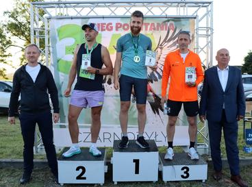Mateusz Krajda i Aleksandra Kudra najszybsi w Czarnożyłach. Bieg Powitania Lata ukończyło prawie 100 osób