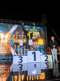 Artur Jasiński wygrał swoją kategorię. Wieluń Biega na podium