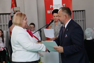 Powiatowe zakończenie roku szkolnego odbyło się dziś w II LO w Wieluniu
