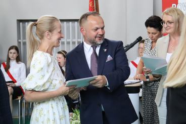 Powiatowe zakończenie roku szkolnego odbyło się dziś w II LO w Wieluniu