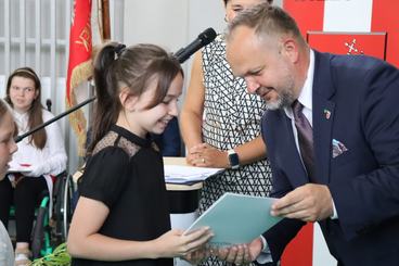 Powiatowe zakończenie roku szkolnego odbyło się dziś w II LO w Wieluniu