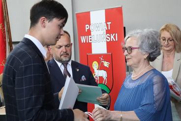 Powiatowe zakończenie roku szkolnego odbyło się dziś w II LO w Wieluniu