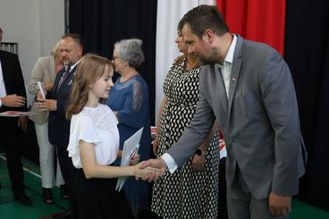 Powiatowe zakończenie roku szkolnego odbyło się dziś w II LO w Wieluniu