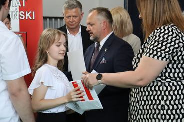 Powiatowe zakończenie roku szkolnego odbyło się dziś w II LO w Wieluniu