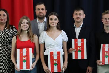 Powiatowe zakończenie roku szkolnego odbyło się dziś w II LO w Wieluniu