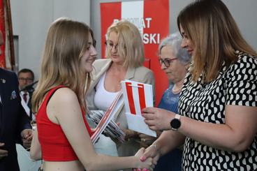 Powiatowe zakończenie roku szkolnego odbyło się dziś w II LO w Wieluniu