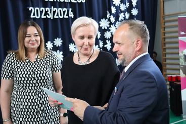 Powiatowe zakończenie roku szkolnego odbyło się dziś w II LO w Wieluniu