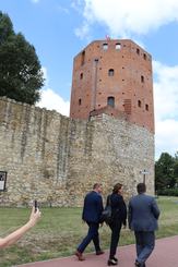 Wiceministra klimatu i środowiska z wizytą w Wieluniu. Jest też delegacja z WFOŚiGW w Warszawie
