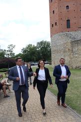 Wiceministra klimatu i środowiska z wizytą w Wieluniu. Jest też delegacja z WFOŚiGW w Warszawie