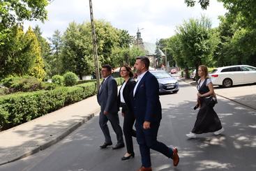 Wiceministra klimatu i środowiska z wizytą w Wieluniu. Jest też delegacja z WFOŚiGW w Warszawie