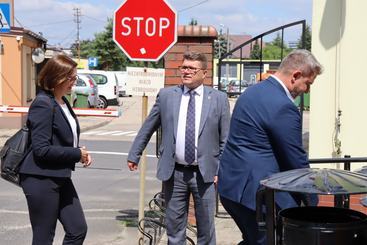 Wiceministra klimatu i środowiska z wizytą w Wieluniu. Jest też delegacja z WFOŚiGW w Warszawie