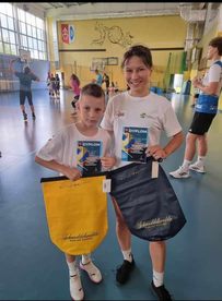 Katarzyna Pluskota-Jasicka z synem Jakubem zagrali w rodzinnym turnieju siatkówki