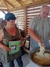 Pieczenie chleba na „Wichrowym Polu” w Wielgiem w sobotę
