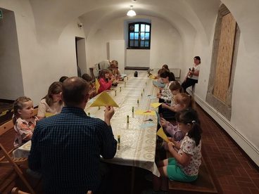 Ruszyły wakacyjne warsztaty dla dzieci w wieluńskim muzeum