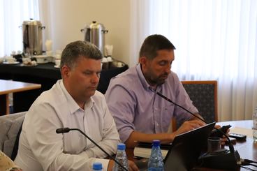 Trwa sesja Rady Miejskiej w Wieluniu. Powrócił temat budowy hali przy Szkole Podstawowej nr 5