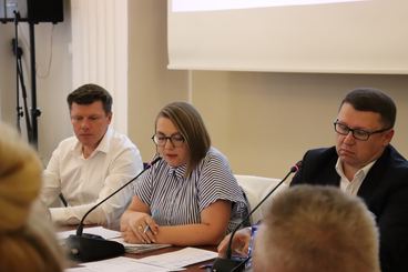 Trwa sesja Rady Miejskiej w Wieluniu. Powrócił temat budowy hali przy Szkole Podstawowej nr 5