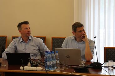 Trwa sesja Rady Miejskiej w Wieluniu. Powrócił temat budowy hali przy Szkole Podstawowej nr 5