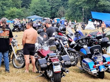 Pół tysiąca motocykli i prawie drugie tyle zwiedzających. XXII Zlot Motocyklowy w Konopnicy za nami