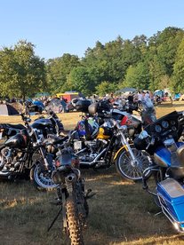 Pół tysiąca motocykli i prawie drugie tyle zwiedzających. XXII Zlot Motocyklowy w Konopnicy za nami