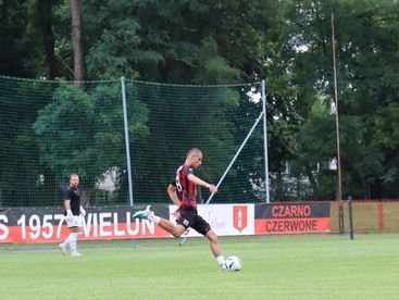 Sparingi czwartoligowców. Zwycięstwo WKS-u 1957 i porażka Warta