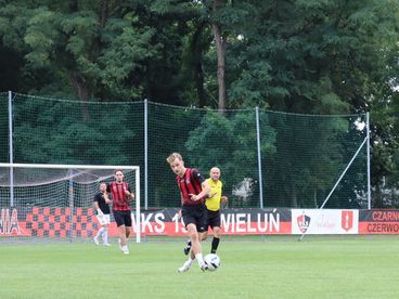 Sparingi czwartoligowców. Zwycięstwo WKS-u 1957 i porażka Warta