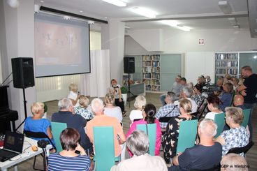 Elżbieta Musiał w poetyckich odsłonach w wieluńskiej bibliotece