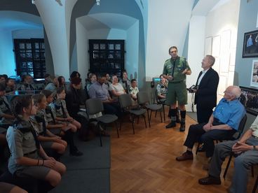 Wieluńscy harcerze spotkali się w muzeum z kombatantami, świadkami wojennej historii miasta